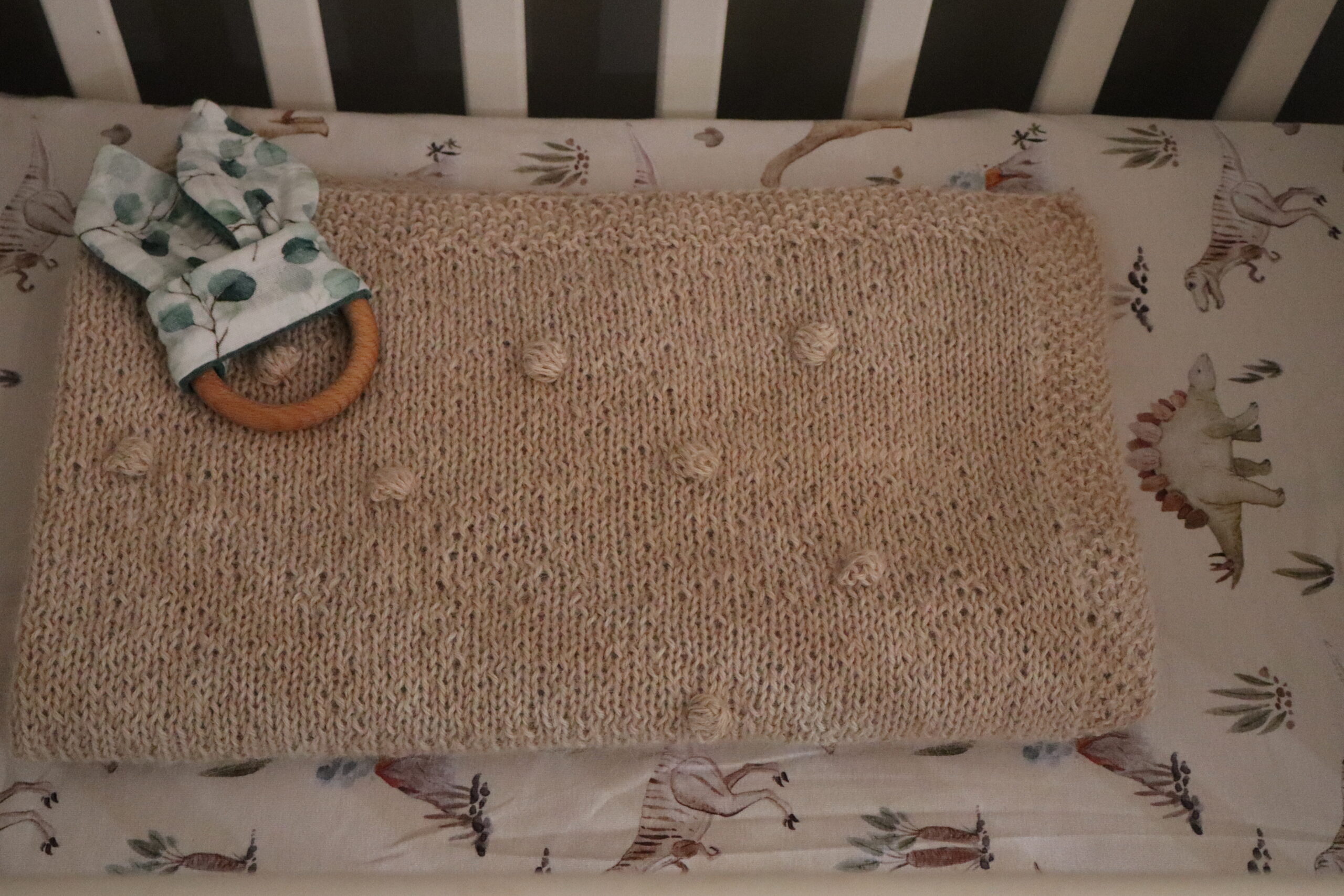 Mummuline käsitsi kootud alpakatekk beebile